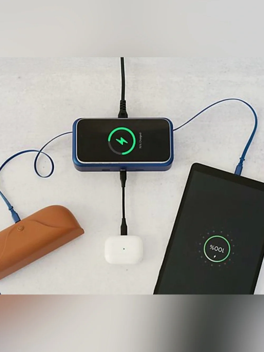 Limitless 65W Powerhub Charger with Retractable Cables